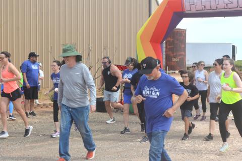 The annual Brownfield Chamber of Commerce Viva El Vino Wine Run was held on Saturday morning at Reddy Vineyards