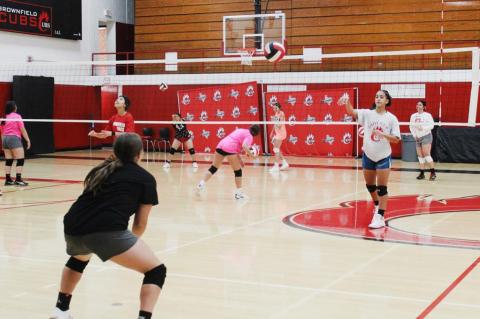 Tennis and Volleyball prepare for upcoming season