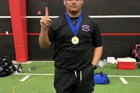 Castaneda to Represent Broncos at State Powerlifting Meet