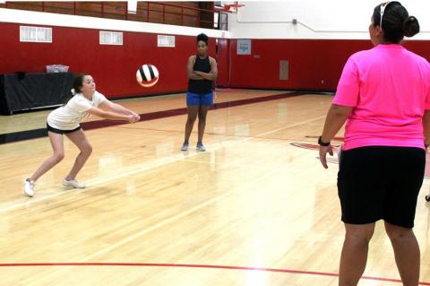 Lady Cubs hold volleyball camp