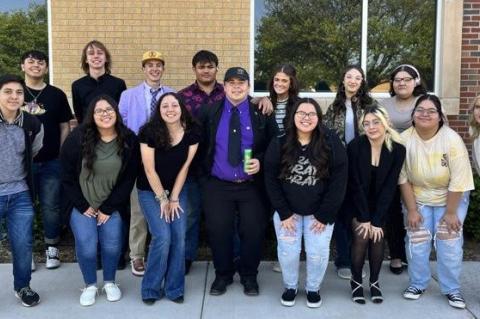 Broncos and Lady Broncos represent Meadow at Regional UIL