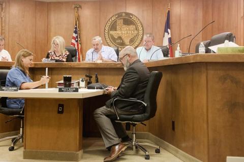 City Council discuss financial reports