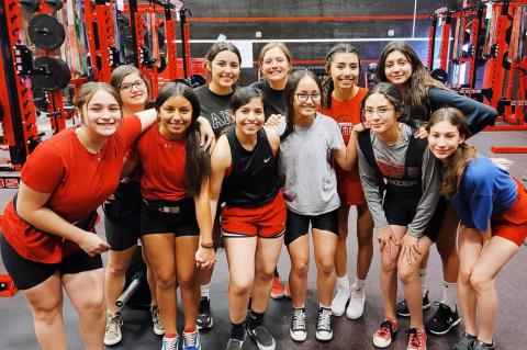 Lady Cubs to compete for Regional championship in powerlifting
