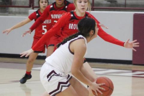 Lady Cubs earn fifth straight district win