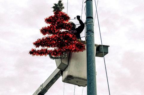 The City of Brownfield Power and Light began decorating the town with Christmas decorations Friday morning, starting at the corner of Lubbock Rd and Tahoka Rd beside the Subway.
