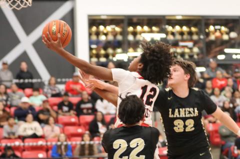 Brownfield Runnin Cubs improve to 3-0 in district play defeating Lamesa Golden Tornados 62- 46