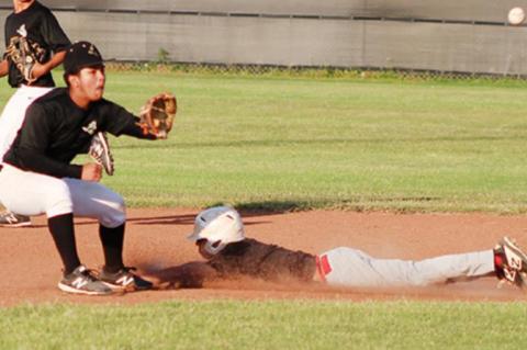 Brownfield baseball hosts district rival